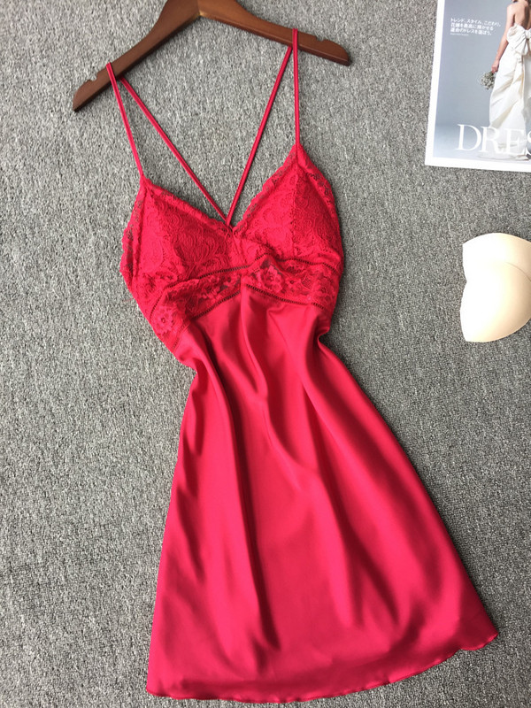 Дамска елегантна сатенена къса нощница