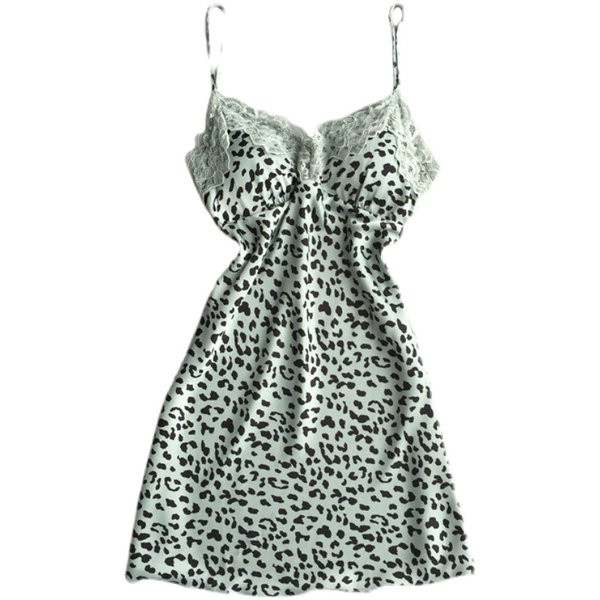 Дамска нощница с тънки презрамки и животински принт