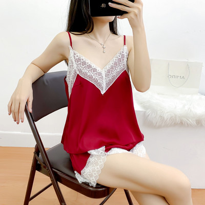 Elegantna ženska kratka satenska pidžama sa čipkom