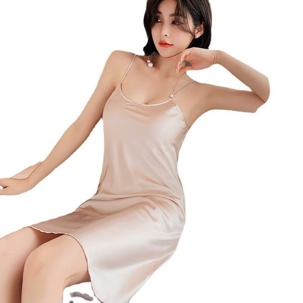 Дамска нощница с тънки презрамки - едноцветна