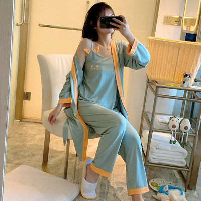 Дамска пижама от три части с апликация