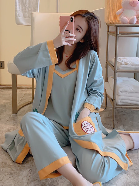 Дамска пижама от три части с апликация