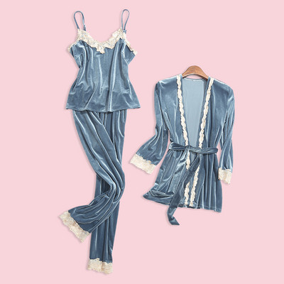 Ženska pidžama iz tri dijela sa čipkom