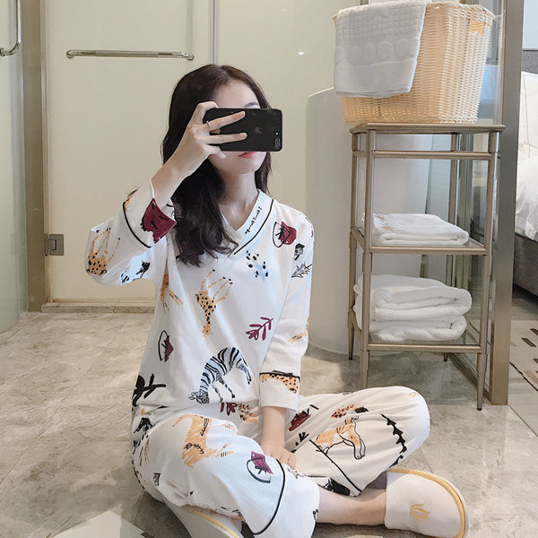 Ženska pidžama sa životinjama - bijela boja