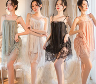 Moteriški nėriniuoti naktiniai kelių spalvų plonais petnešėlėmis