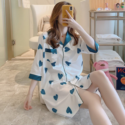 Ženska spavaćica od satena - sa špic izrezom