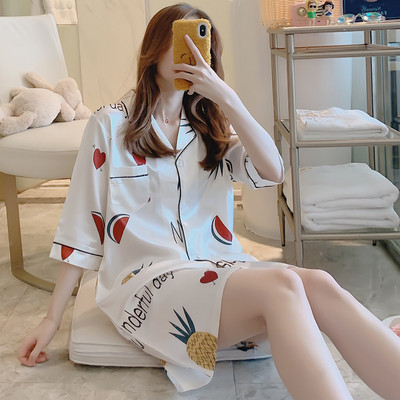 Ženska spavaćica od satena - sa špic izrezom