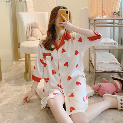 Ženska spavaćica od satena - sa špic izrezom