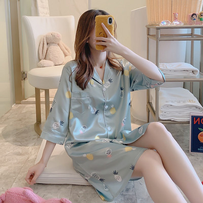 Ženska spavaćica od satena - sa špic izrezom