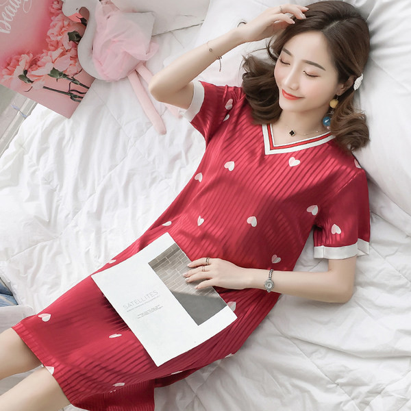 Ženska spavaćica od satena - sa špic izrezom