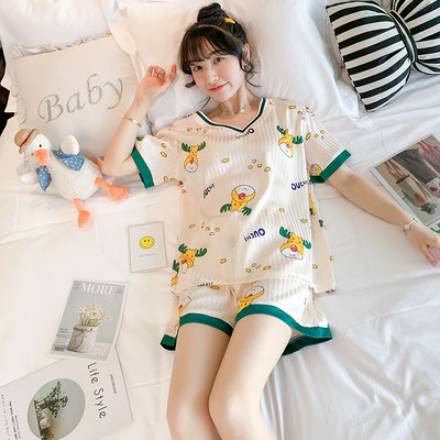 Ljetna satenska pidžama iz dva dijela sa aplikacijom