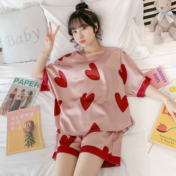 Ljetna satenska pidžama iz dva dijela sa aplikacijom