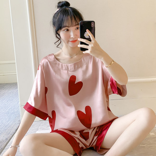 Ljetna satenska pidžama iz dva dijela sa aplikacijom