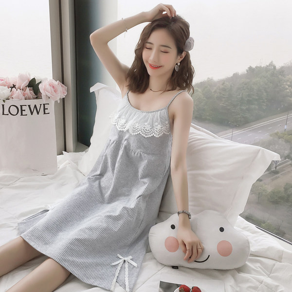 Ženska ležerna spavaćica s ovalnim izrezom i čipkom