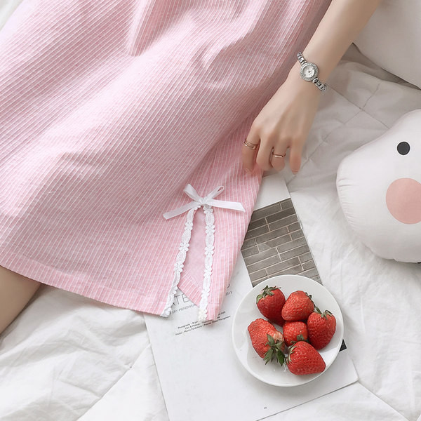 Ženska ležerna spavaćica s ovalnim izrezom i čipkom