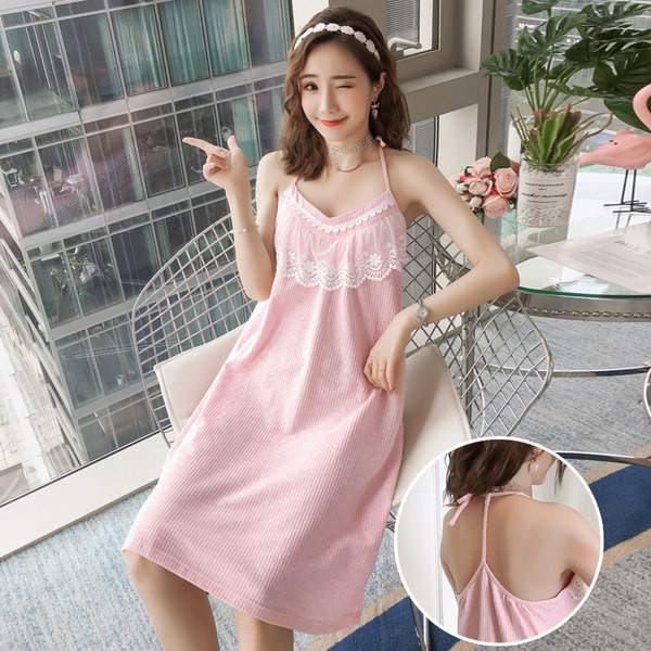 Ženska ljetna pidžama s kovrčama i čipkom