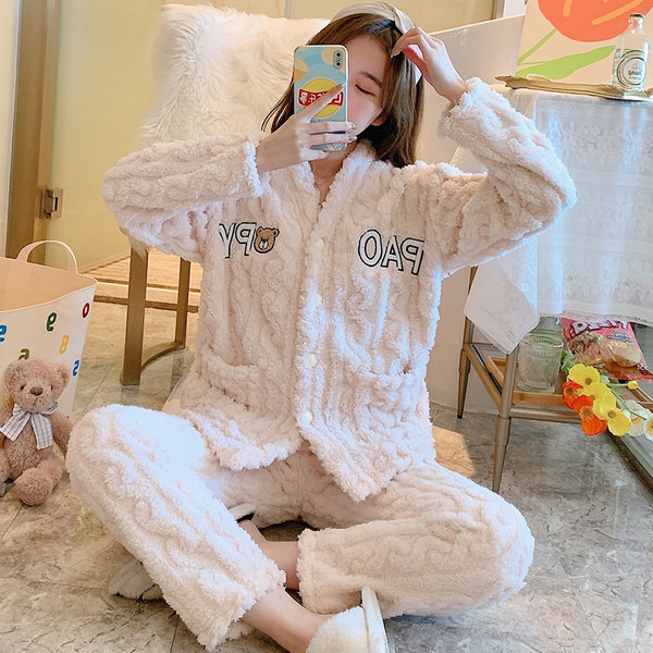 Ženska topla pidžama iz dva dijela sa vezom