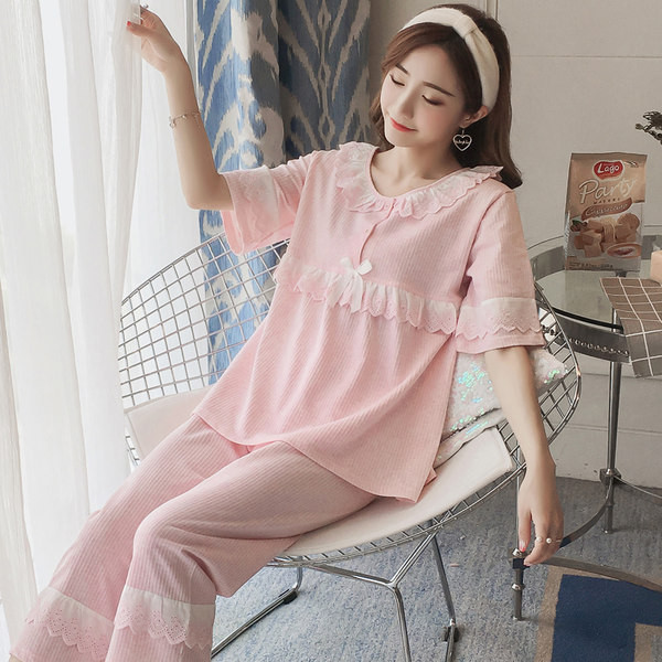 Moderna ženska pidžama u dva modela sa čipkom