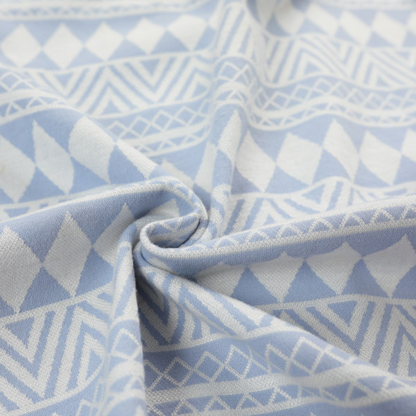 Ženska dvodijelna pidžama sa špic izrezom