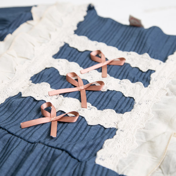 Ženska pidžama na lokne iz dva dijela