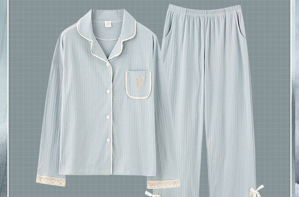 Ženska pidžama s gumbima i dvodijelnim džepom