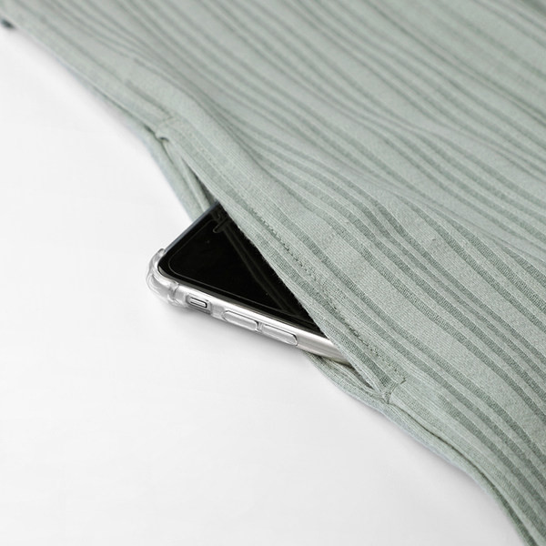 Moderna ženska spavaćica s četvrtastim izrezom i čipkom