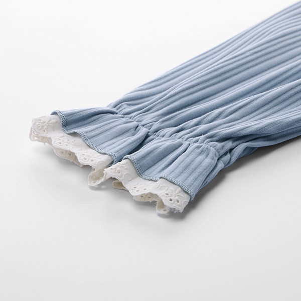 Ženska pidžama od samtastog žerseja na kovrče