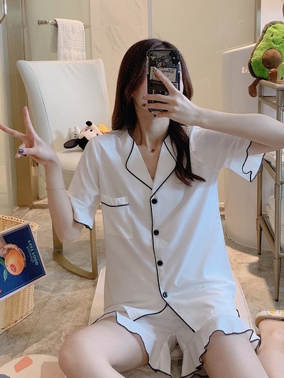 Ženska kratka pidžama iz dva dijela sa špic izrezom