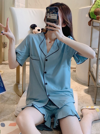 Ženska kratka pidžama iz dva dijela sa špic izrezom