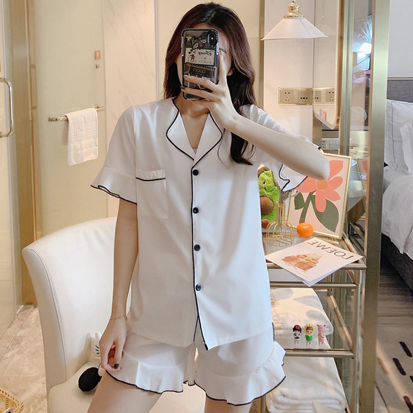 Ženska kratka pidžama iz dva dijela sa špic izrezom