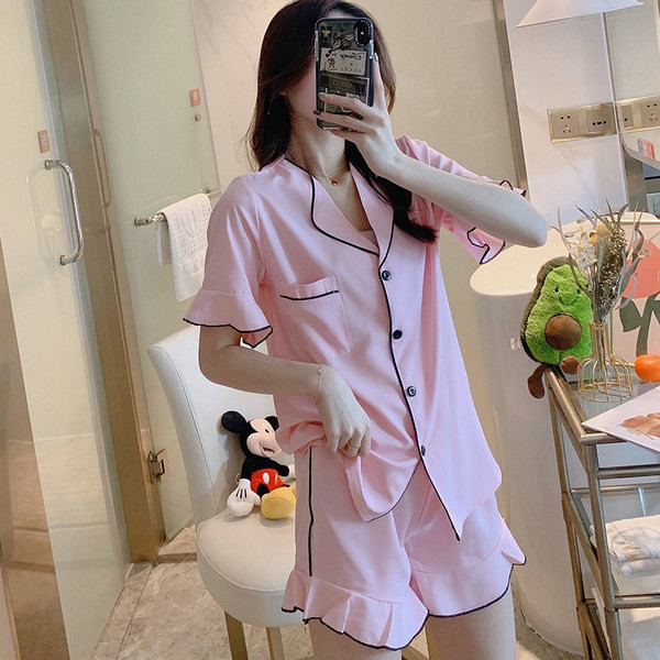 Ženska kratka pidžama iz dva dijela sa špic izrezom