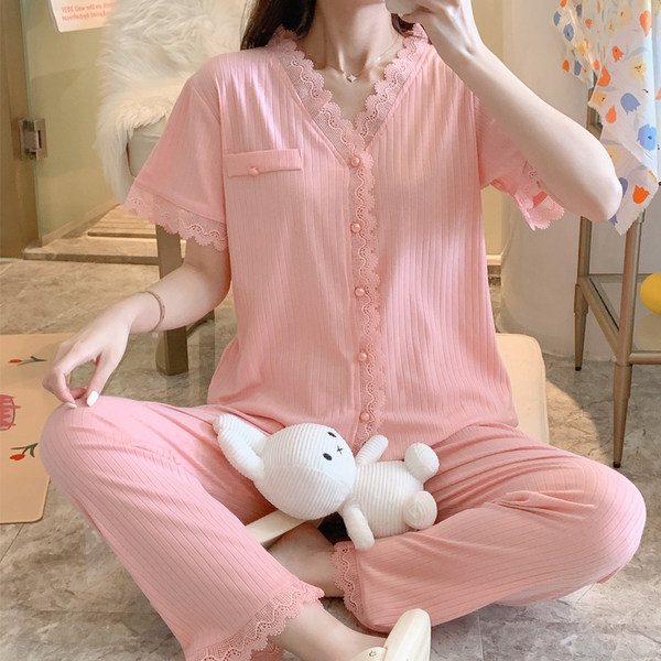 Дамска пижама от две части с къс ръкав и данетла