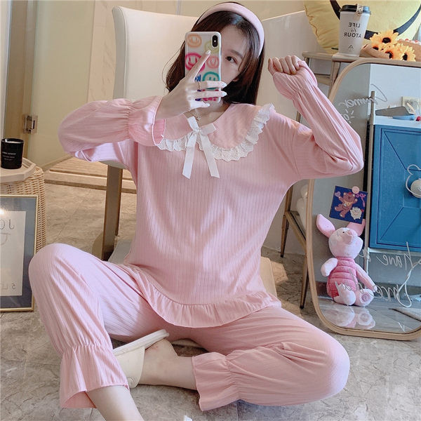 Ženska ležerna pidžama s čipkom i trakom