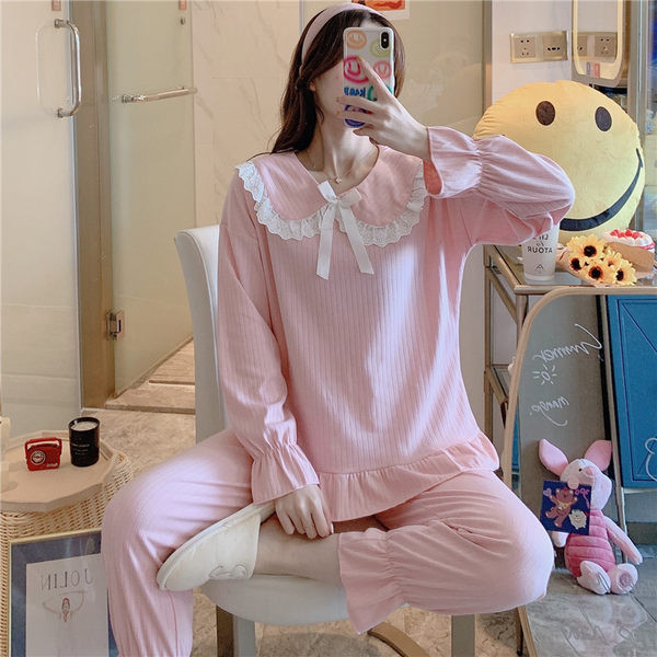 Ženska ležerna pidžama s čipkom i trakom