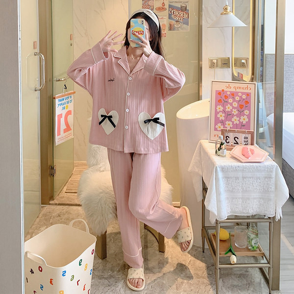 Ženska ležerna pidžama iz dva dijela na gumbe