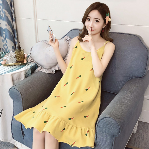 Ženska spavaćica s tankim naramenicama i aplikacijom