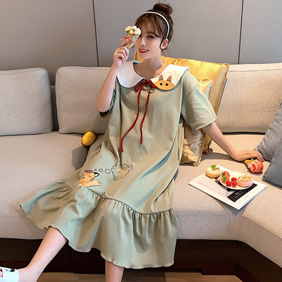 Ženska pamučna spavaćica s ovalnim izrezom i šarenom aplikacijom