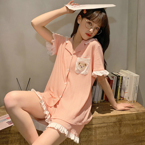 Ženska pidžama iz dva dijela sa gumbima i džepom