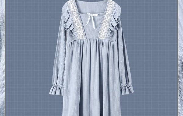 Ženska spavaćica s kovrčama i trakom