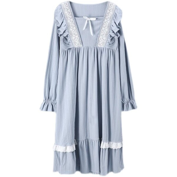 Ženska spavaćica s kovrčama i trakom