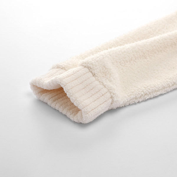 Jednobojna zimska puhasta pidžama iz dva dijela