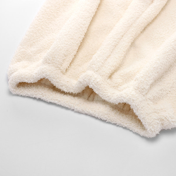 Jednobojna zimska puhasta pidžama iz dva dijela