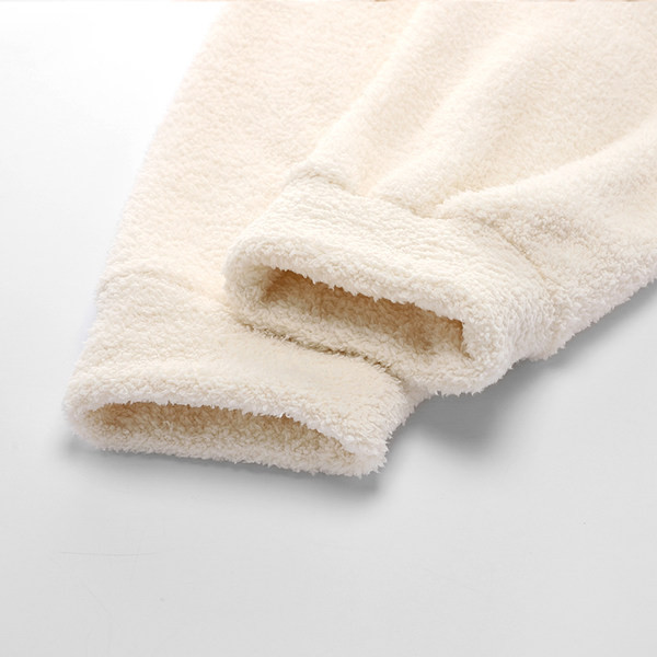 Jednobojna zimska puhasta pidžama iz dva dijela