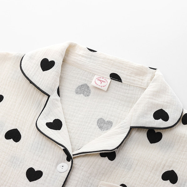 Novi model ženske pidžame sa srcima iz dva dijela