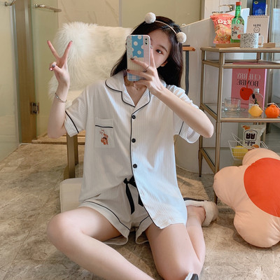 Ženska pidžama iz dva dijela sa džepovima i gumbima