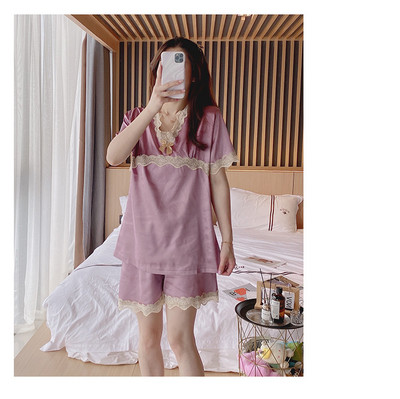 Ženska pidžama sa čipkom i trakom - iz dva dijela