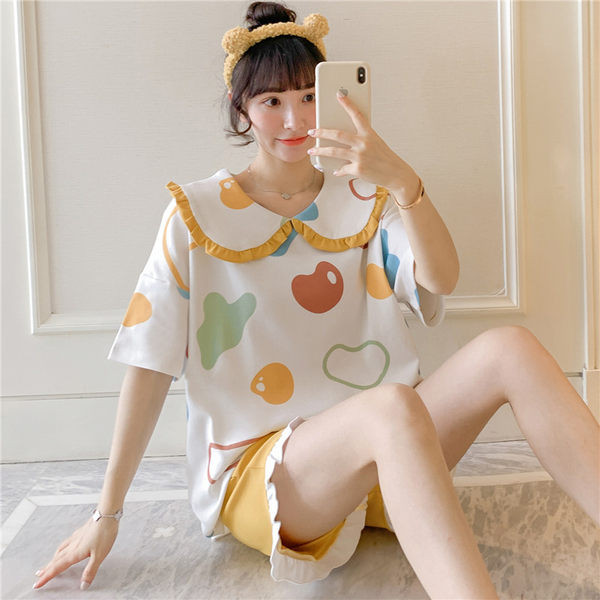 Ženska pidžama sa loknama i aplikacijama