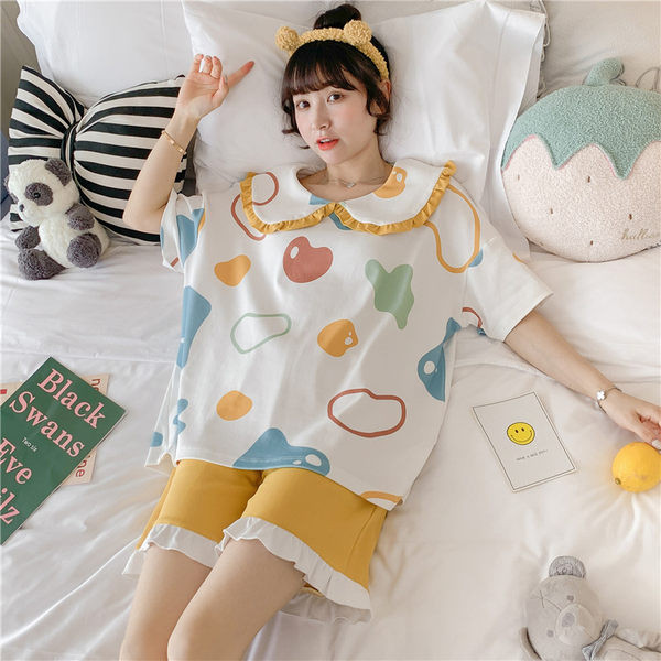 Ženska pidžama sa loknama i aplikacijama