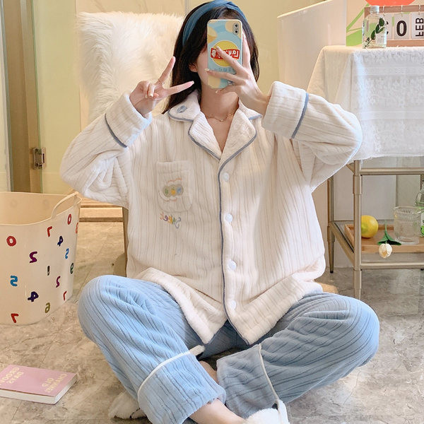 Ženska zimska pidžama s gumbima i džepom