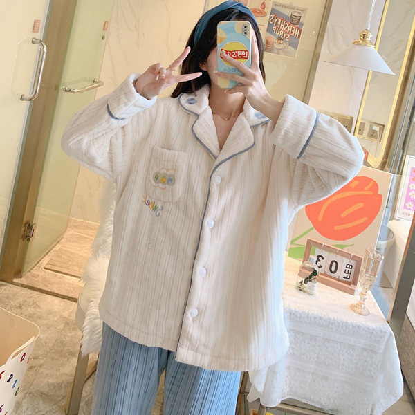 Ženska zimska pidžama s gumbima i džepom